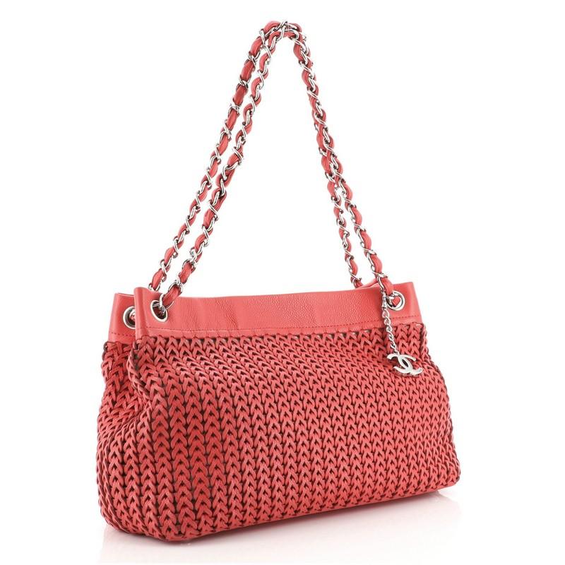 These are professional pictures of the actual item offered by Rebag.

Condition: Very good. Odor in interior. Creasing on exterior, minor wear on strap, light wear and marks in interior. Small glue stains on interior pocket opening corner, scratches