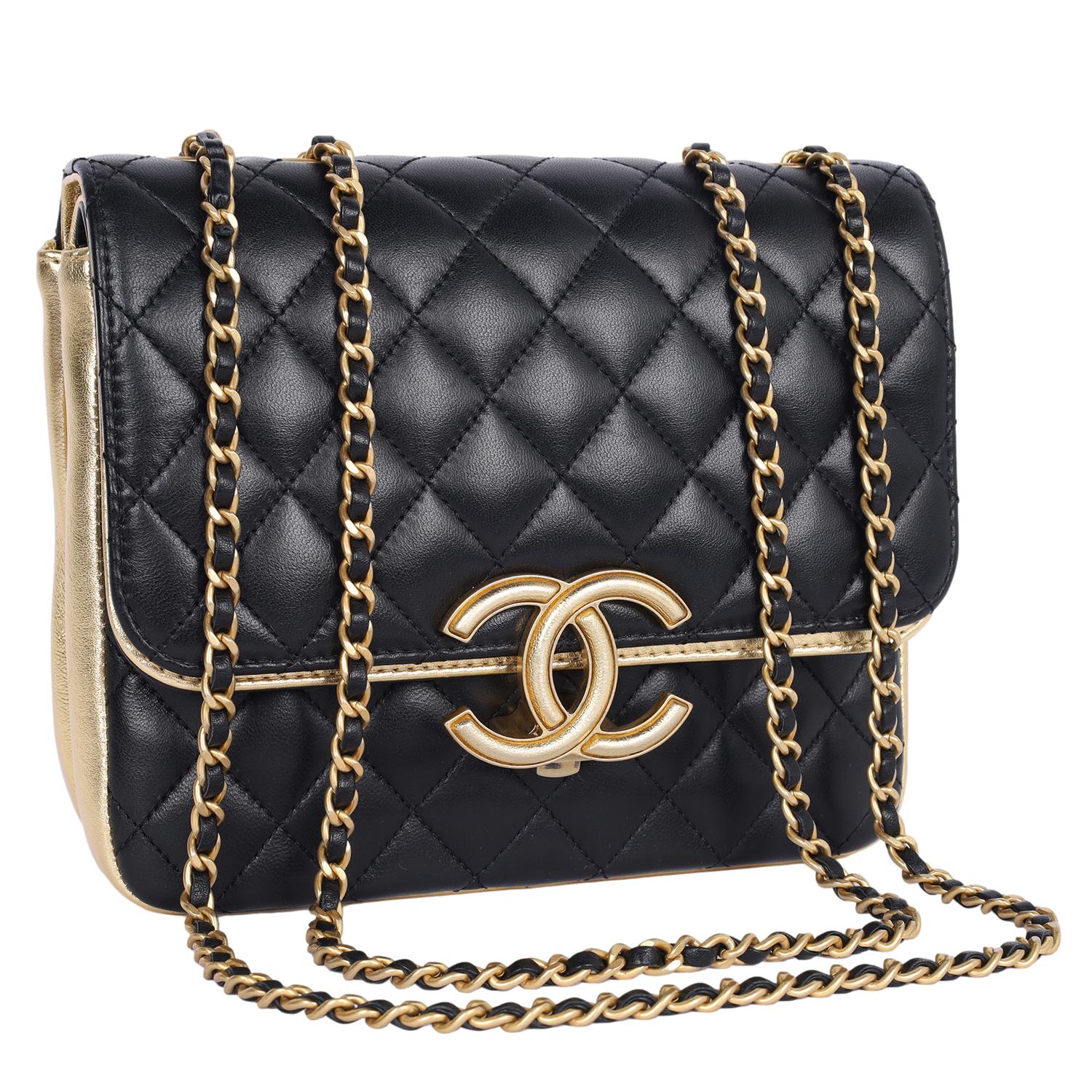 Chanel CC Double Flap Quilted Lambskin Leather Medium Crossbody Bag In Good Condition For Sale In Salt Lake Cty, UT