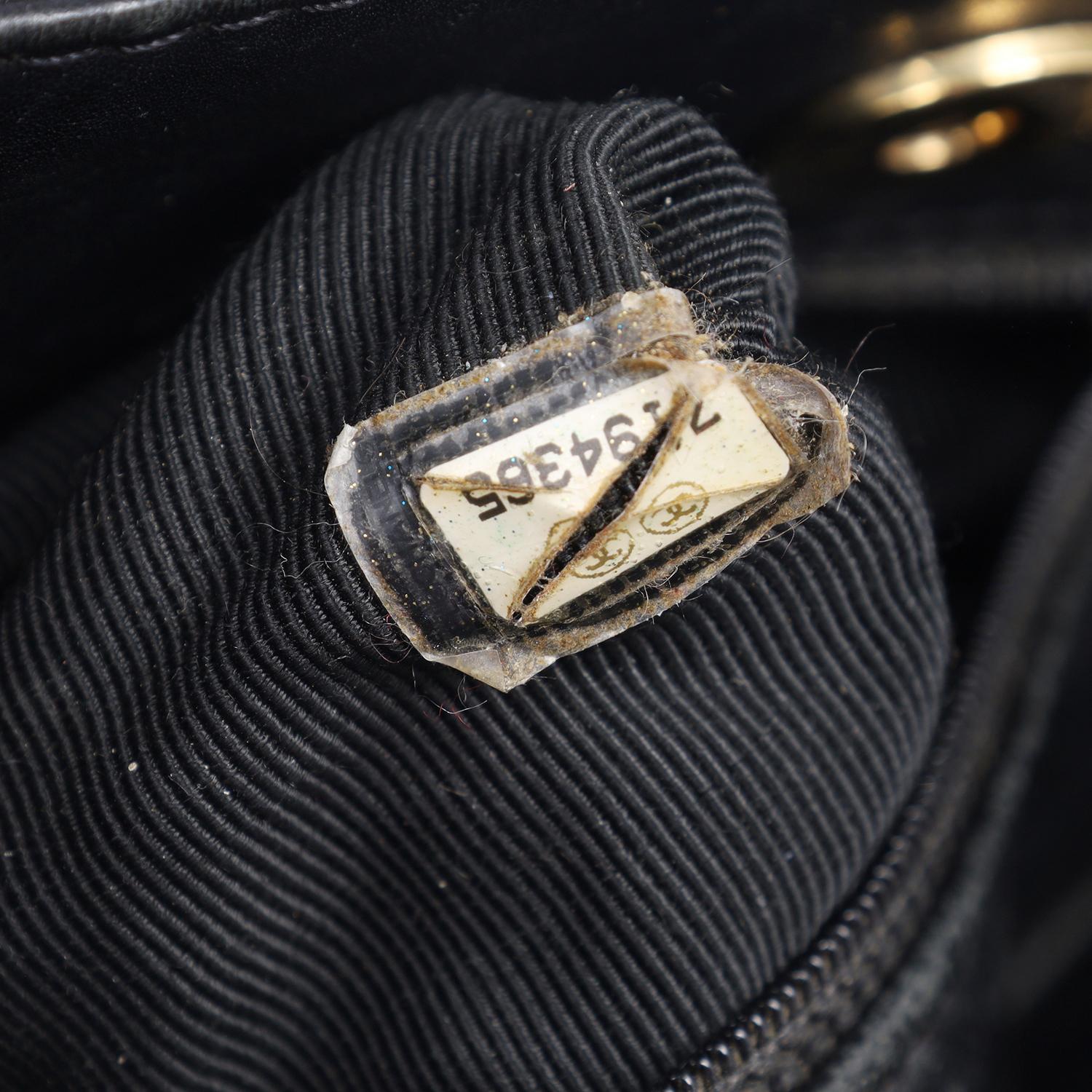 Chanel CC Choco Bar Lambskin Leather Shoulder Bag Black For Sale 12