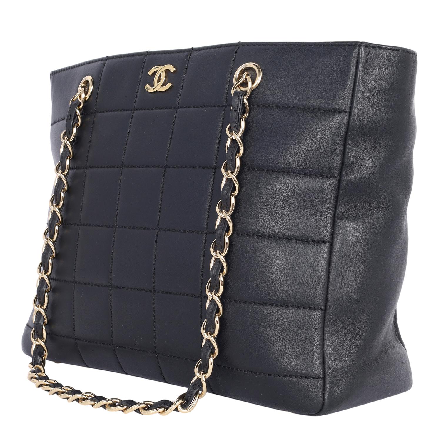 Chanel CC Choco Bar Lambskin Leather Shoulder Bag Black For Sale 4
