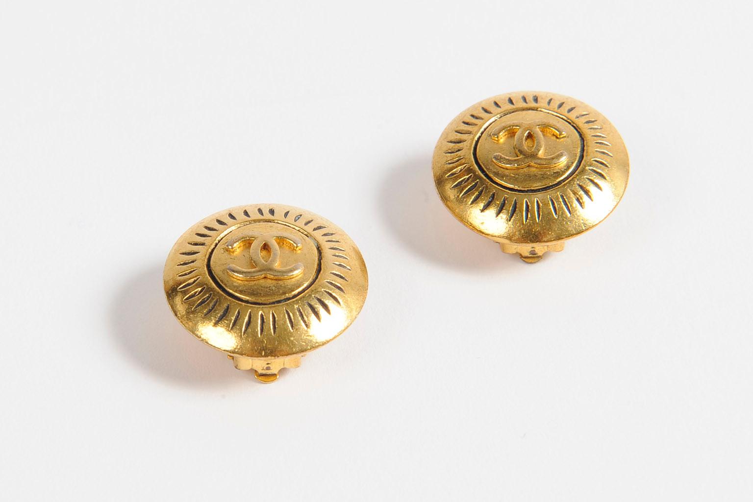 Chanel Gold-Tone CC Clip-On Earrings For Sale 1