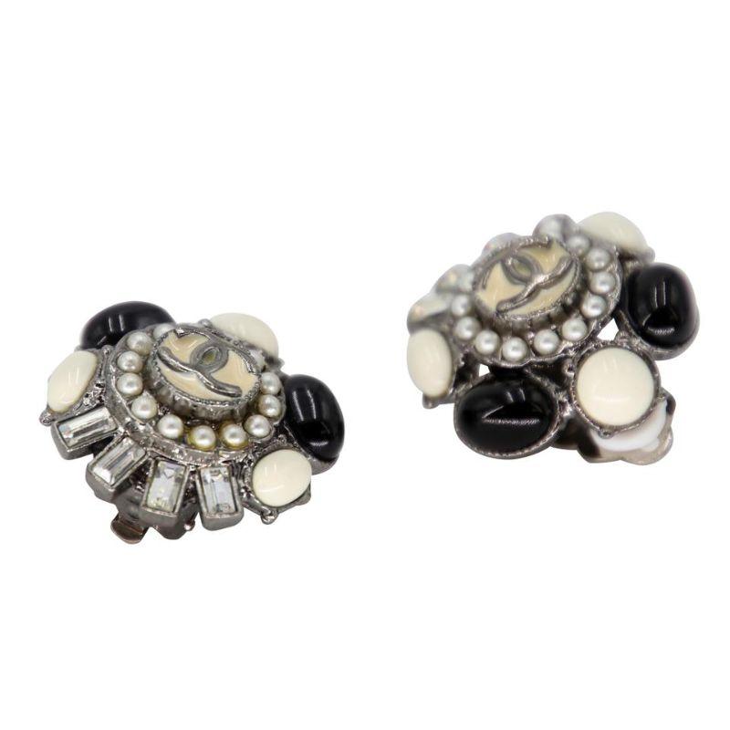 Chanel CC Orecchini a clip in cristallo di madreperla CC-0814N-0005 In condizioni buone a Downey, CA