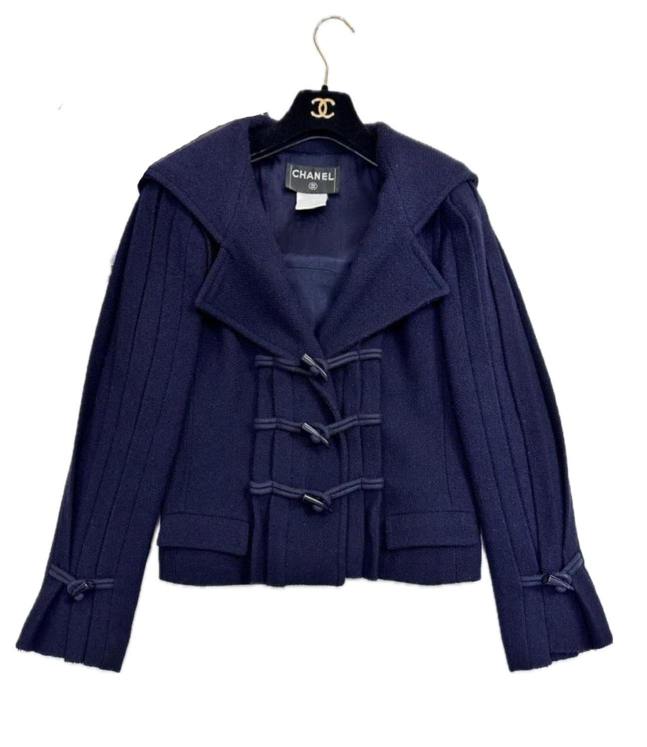 Chanel CC Closure Navy Duffle Jacket For Sale 4