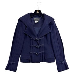 Chanel CC Marineblaue Duffle Jacke mit Verschluss