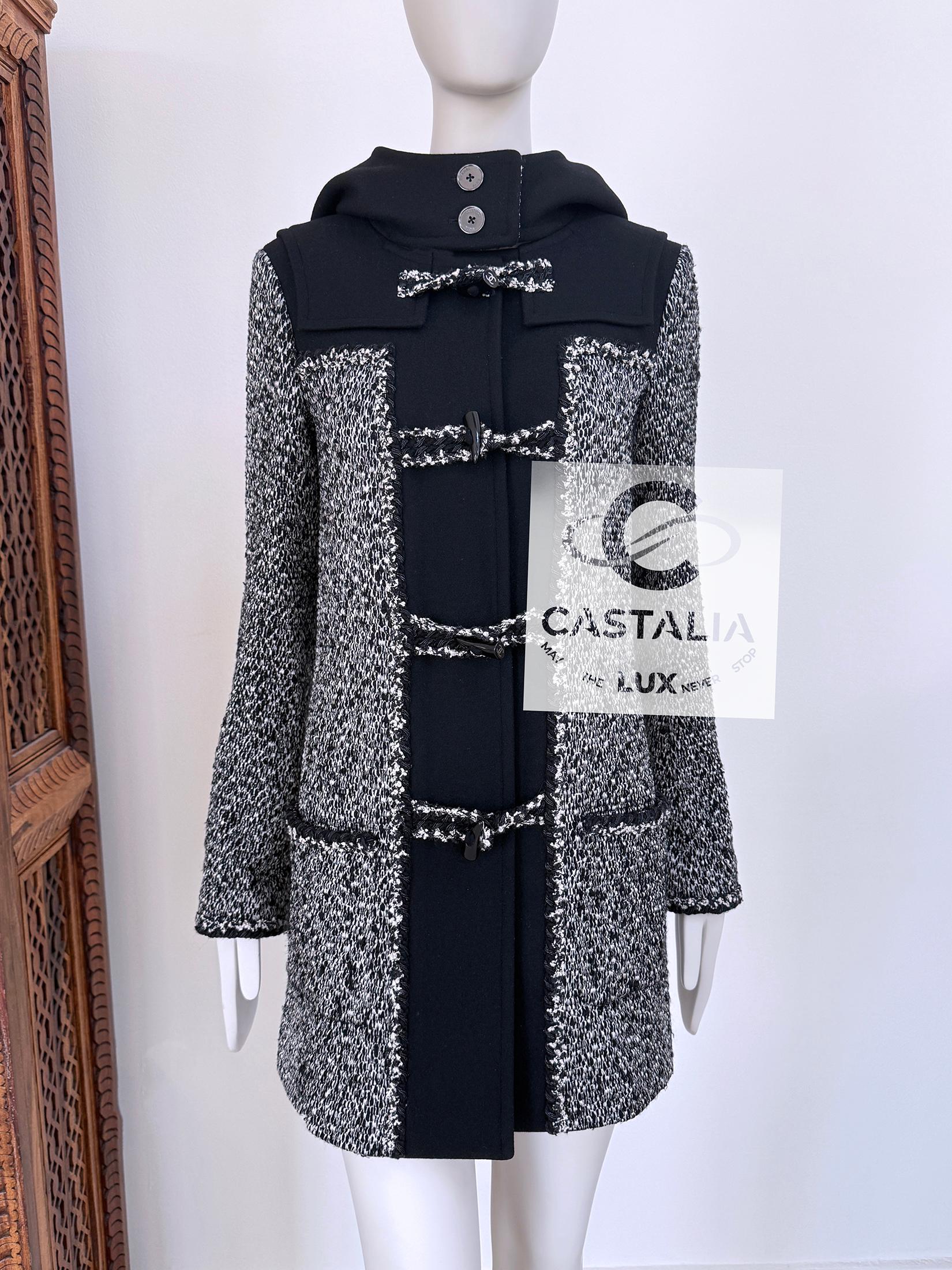 Chanel CC Closures Schwarzer Tweed Parka-Mantel 34 FR im Angebot 2