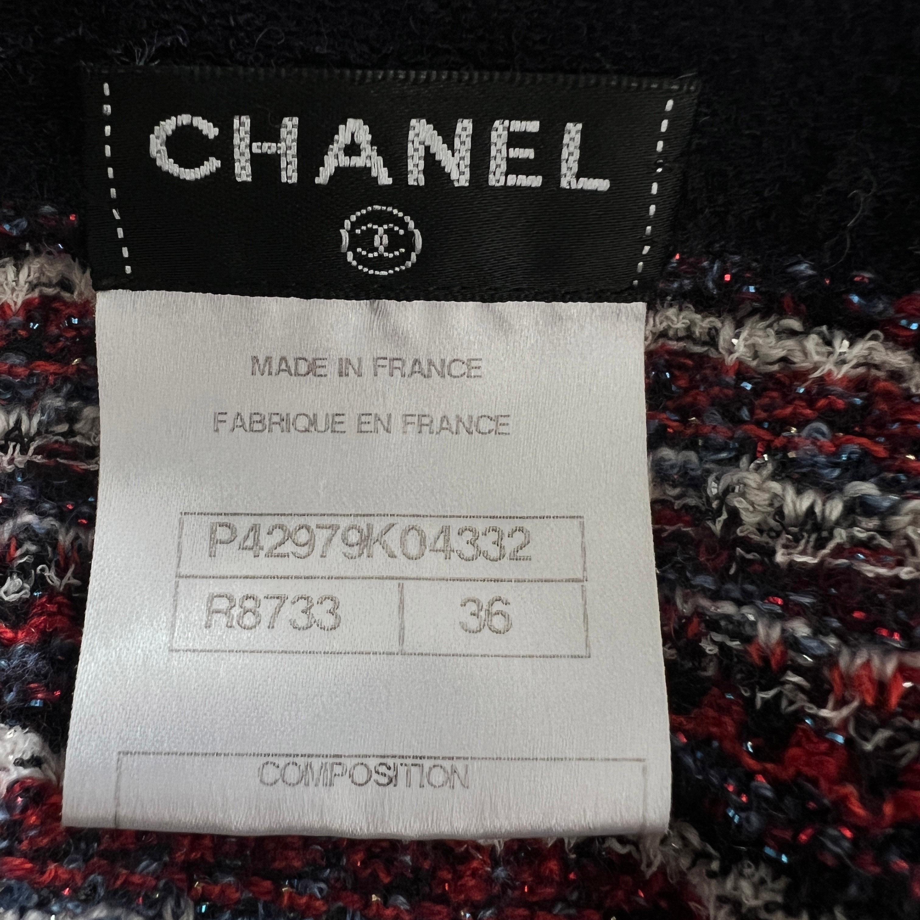 Chanel CC Cardigan à boutons de trèfle en vente 6