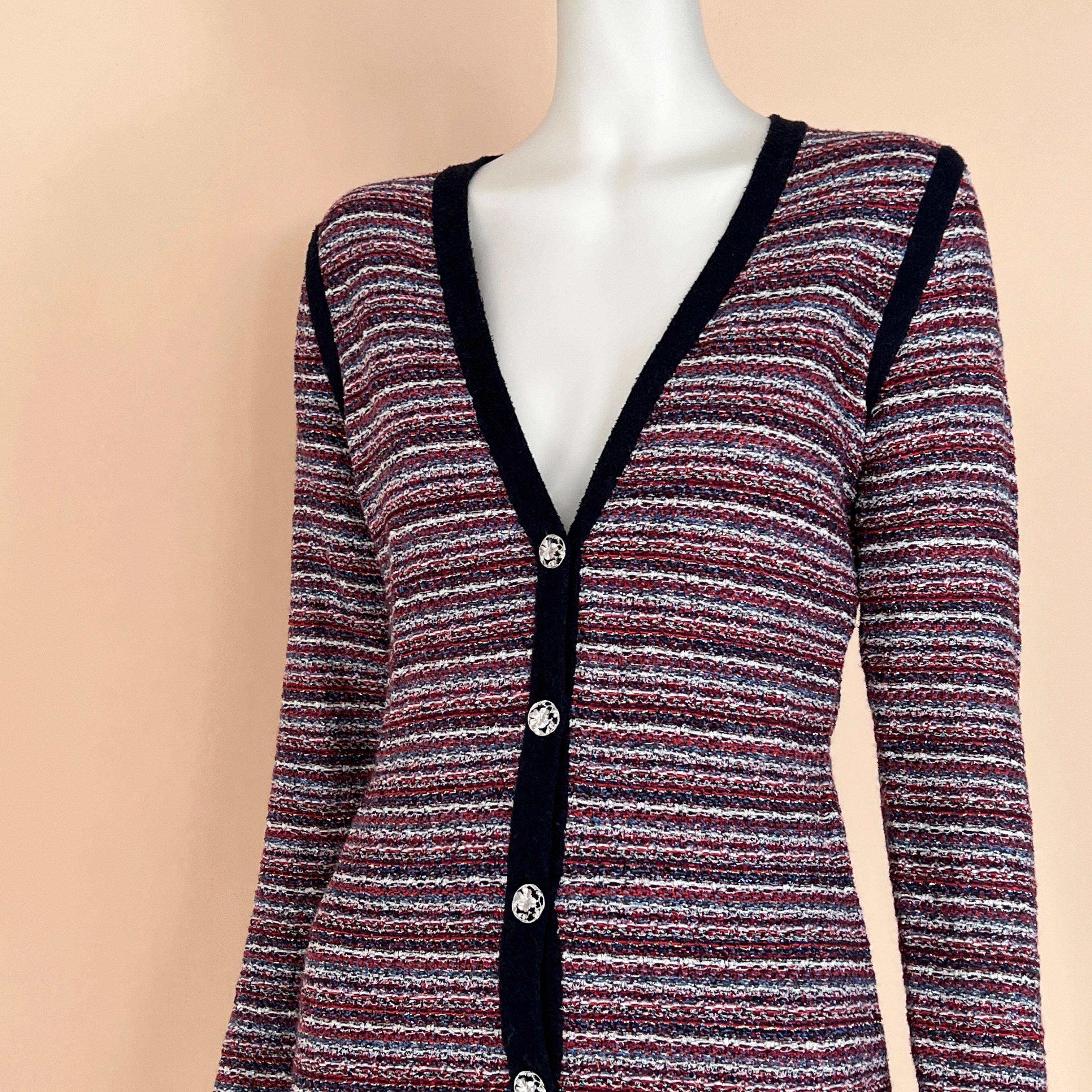 Chanel CC Clover Buttons Cardigan In Excellent Condition For Sale In Dubai, AE