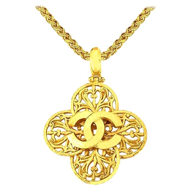 Chanel CC Clover Necklace For Sale