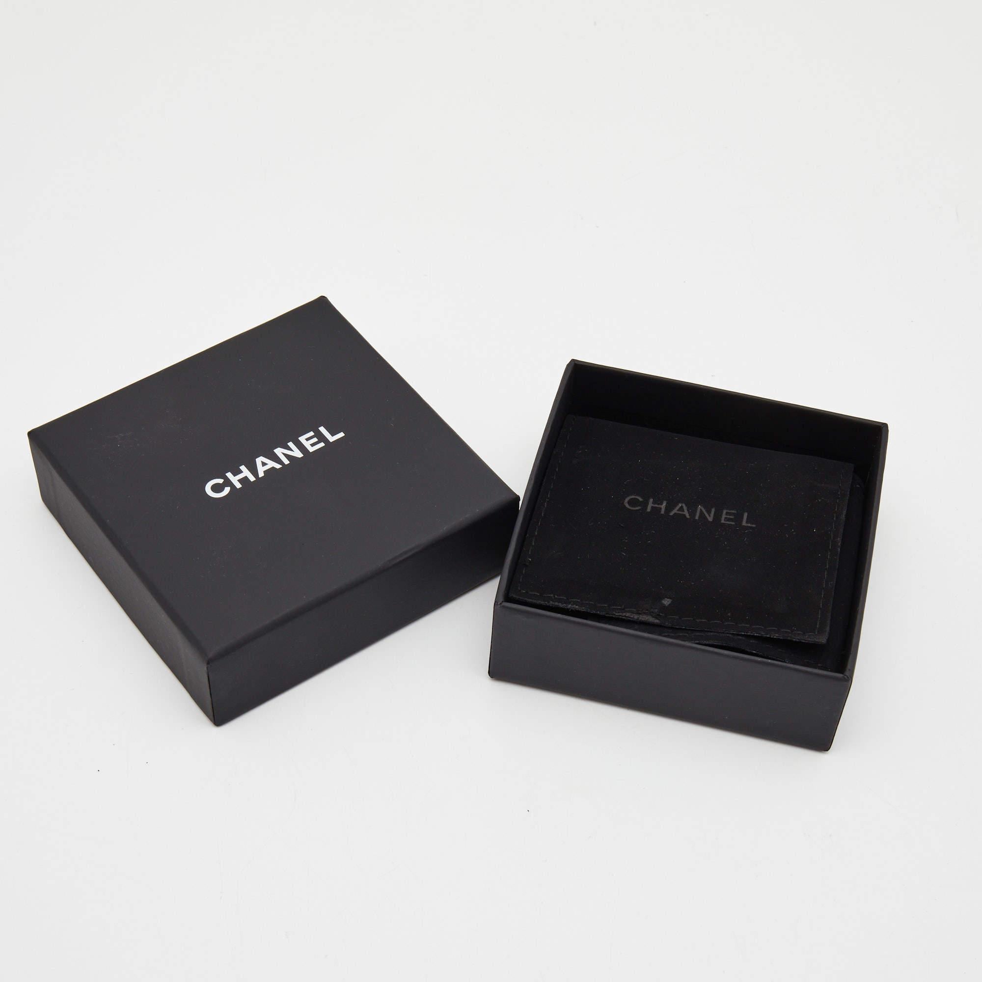 Chanel CC Coco Goldfarbene Halskette in Goldtönen im Angebot 1
