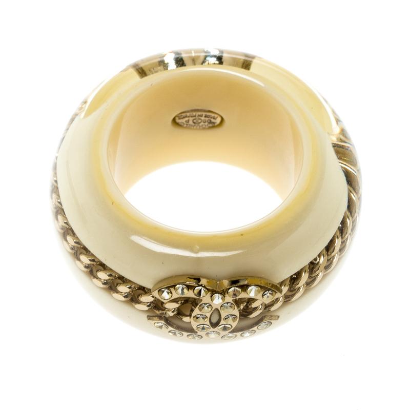 Chanel CC Crystal Chain Embellished Cream Resin Wide Band Ring Size 53 In Excellent Condition In Dubai, Al Qouz 2