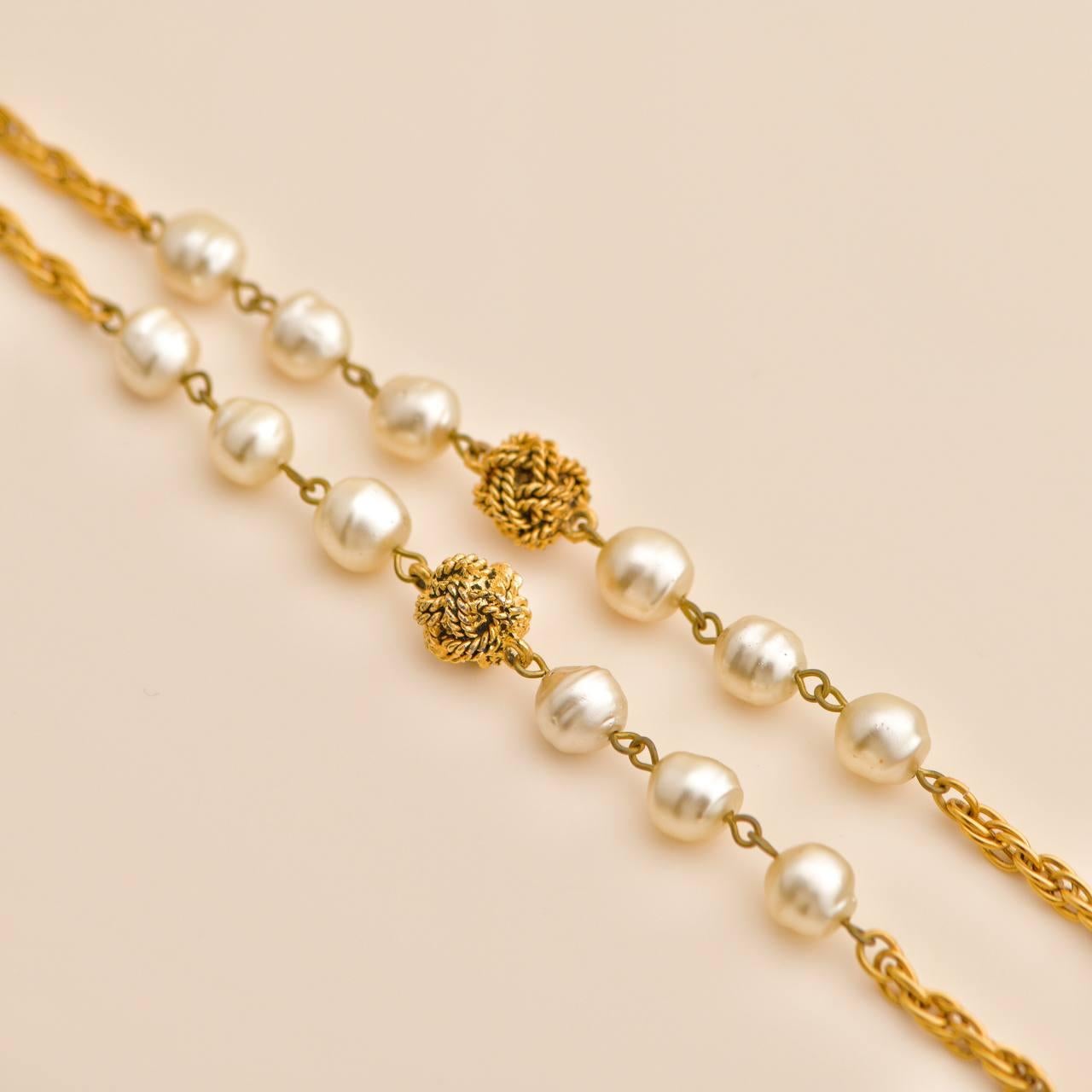 Chanel CC Crystal Faux Pearl Gold Tone Rope Bead Long Necklace In Excellent Condition For Sale In Banbury, GB