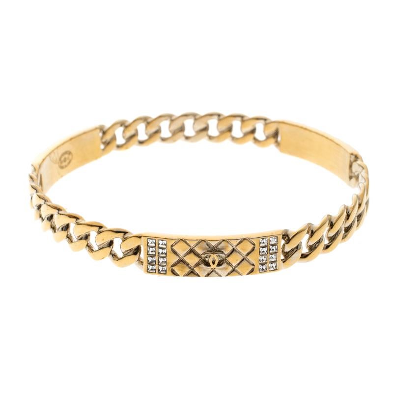 Contemporary Chanel CC Crystal Textured Chain Link Gold Tone Bangle Bracelet