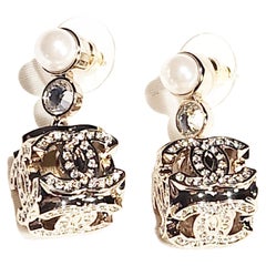 Vintage Chanel CC Cube Rhinestones Dangling Earrings with Pearl
