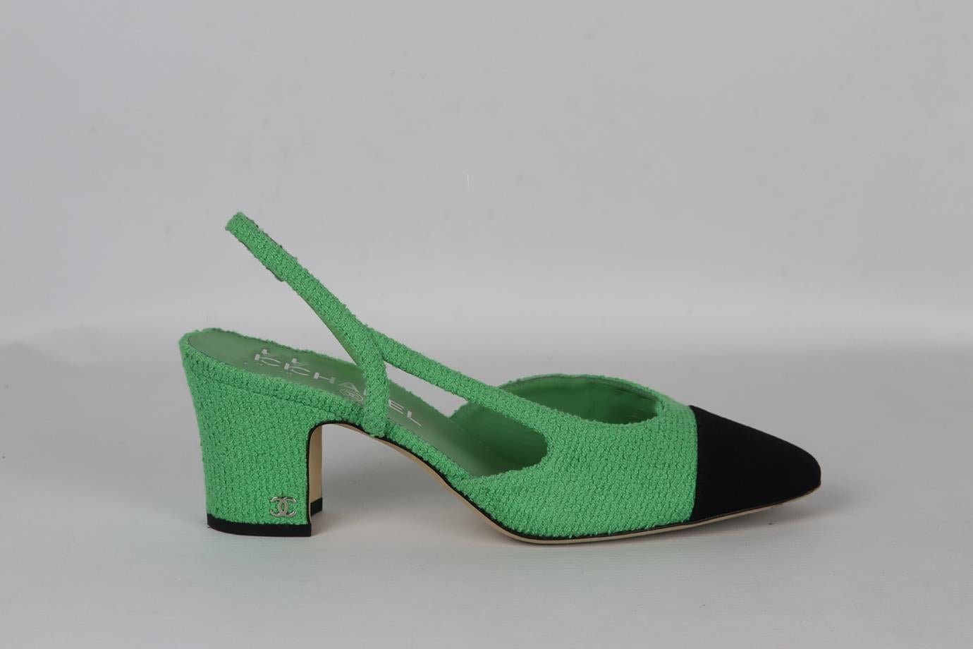 Chanel cc detailed tweed slingback pumps. Green and black. Pull on. Does not come with dustbag or box. Size: EU 39 (UK 6, US 9). Insole: 9.6 in. Heel Height: 2 in. Very good condition - Small mark at side. Light wear to soles; see pictures.
