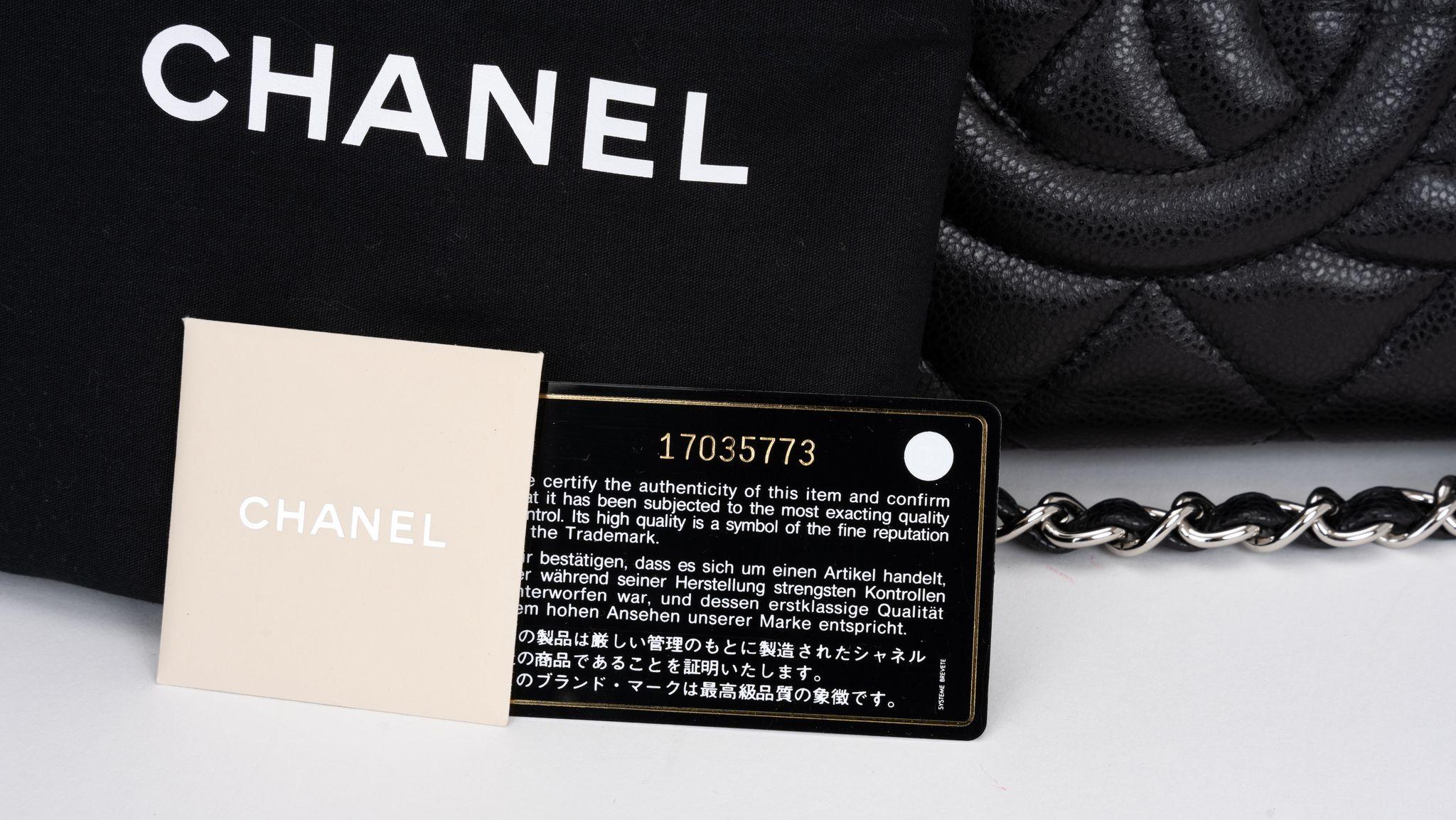 Women's Chanel CC Diamond Quilted Tote Bag For Sale