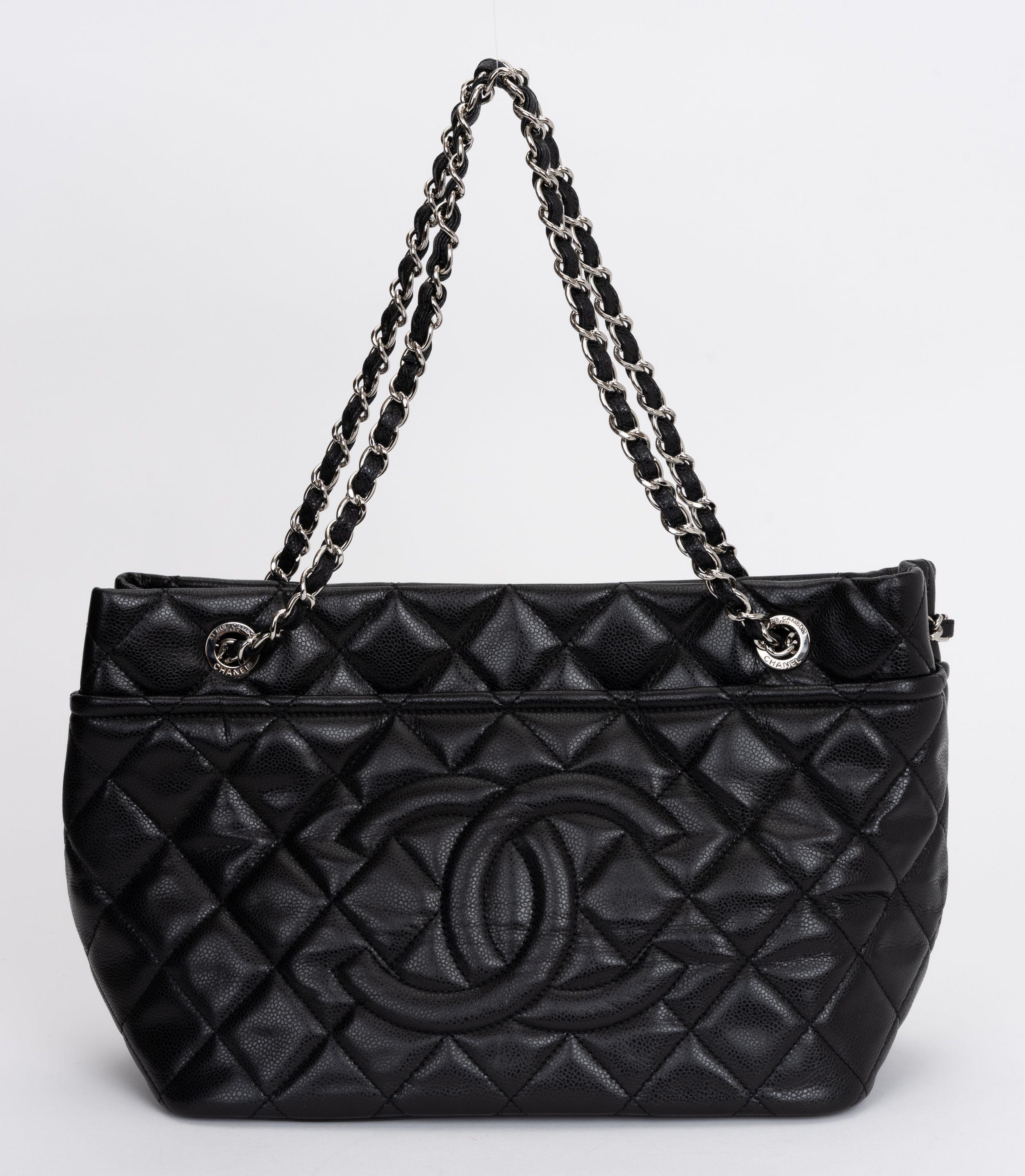 Chanel CC Diamond Quilted Tote Bag For Sale 1