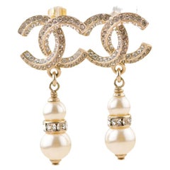 Chanel CC Tropfen-Ohrringe aus Silberkristall und Metall