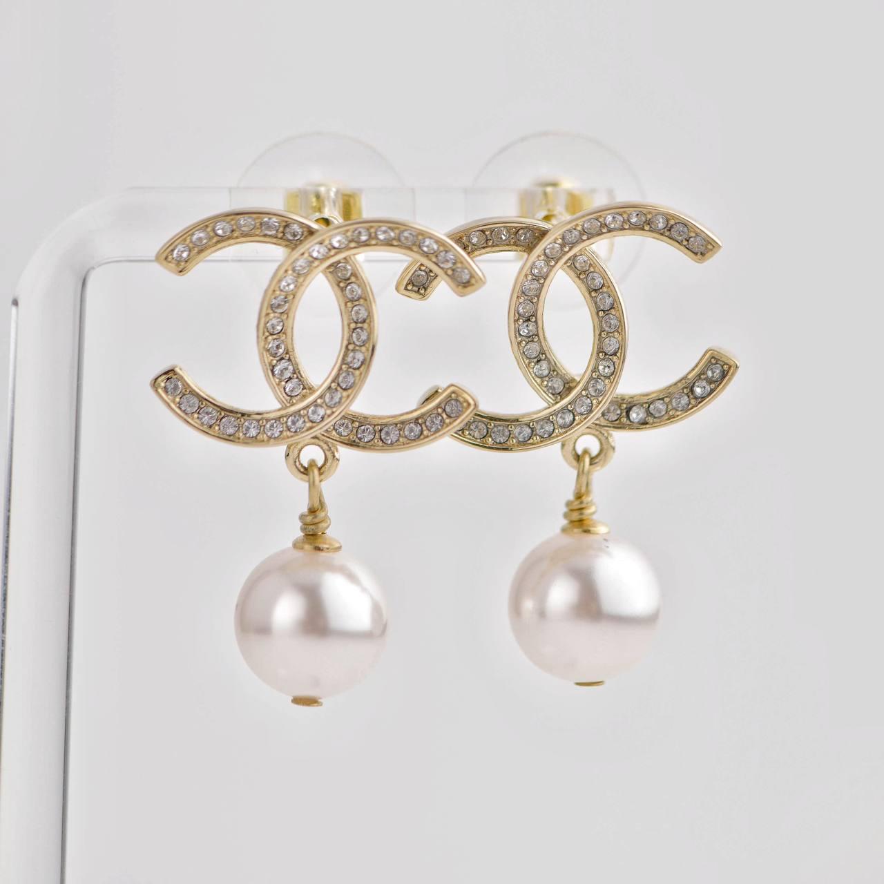chanel earrings cc pearl drop