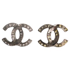 Pendientes Chanel CC de Karl Lagerfeld, 2018