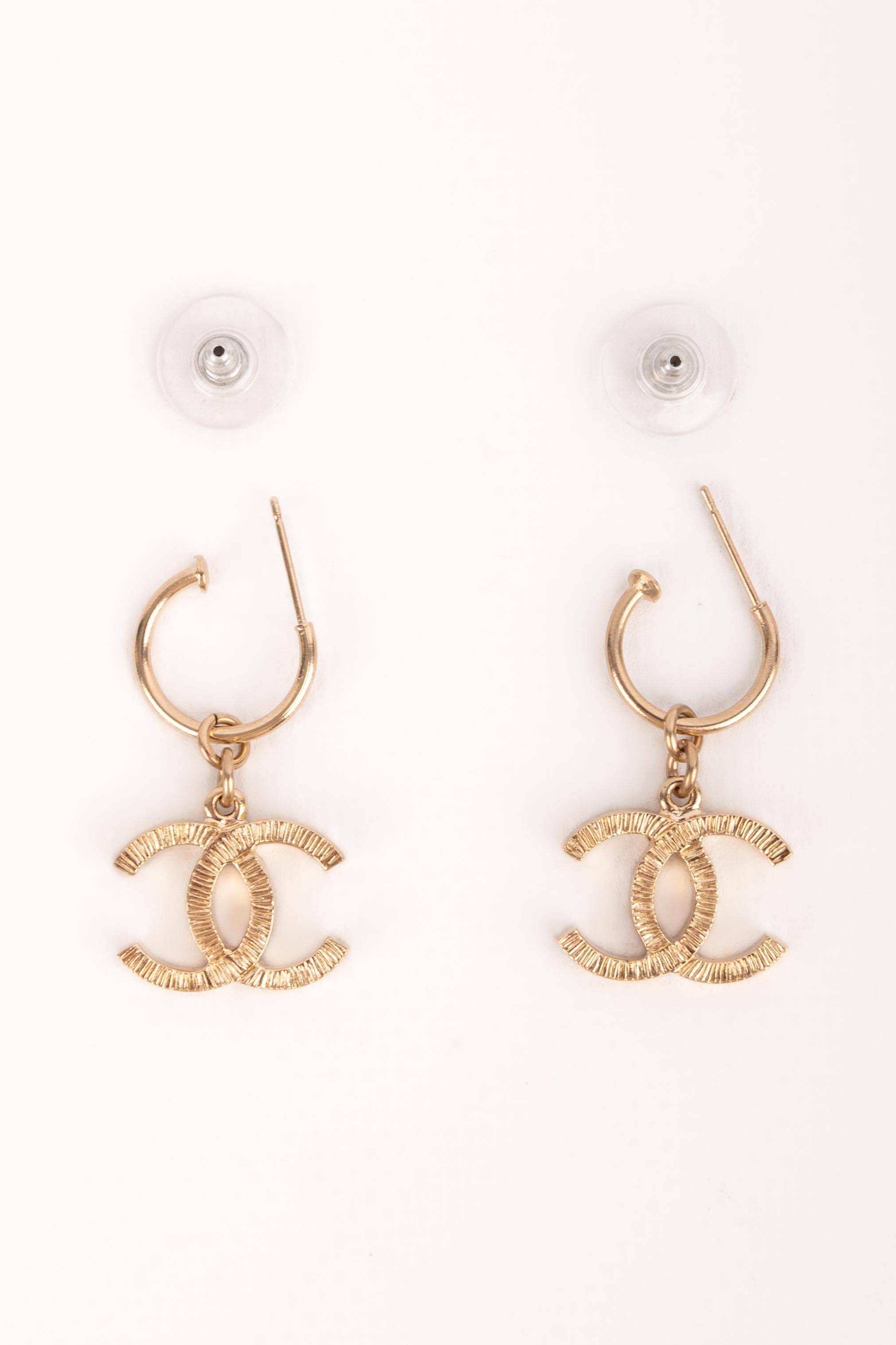 Chanel cc earrings In Excellent Condition In SAINT-OUEN-SUR-SEINE, FR