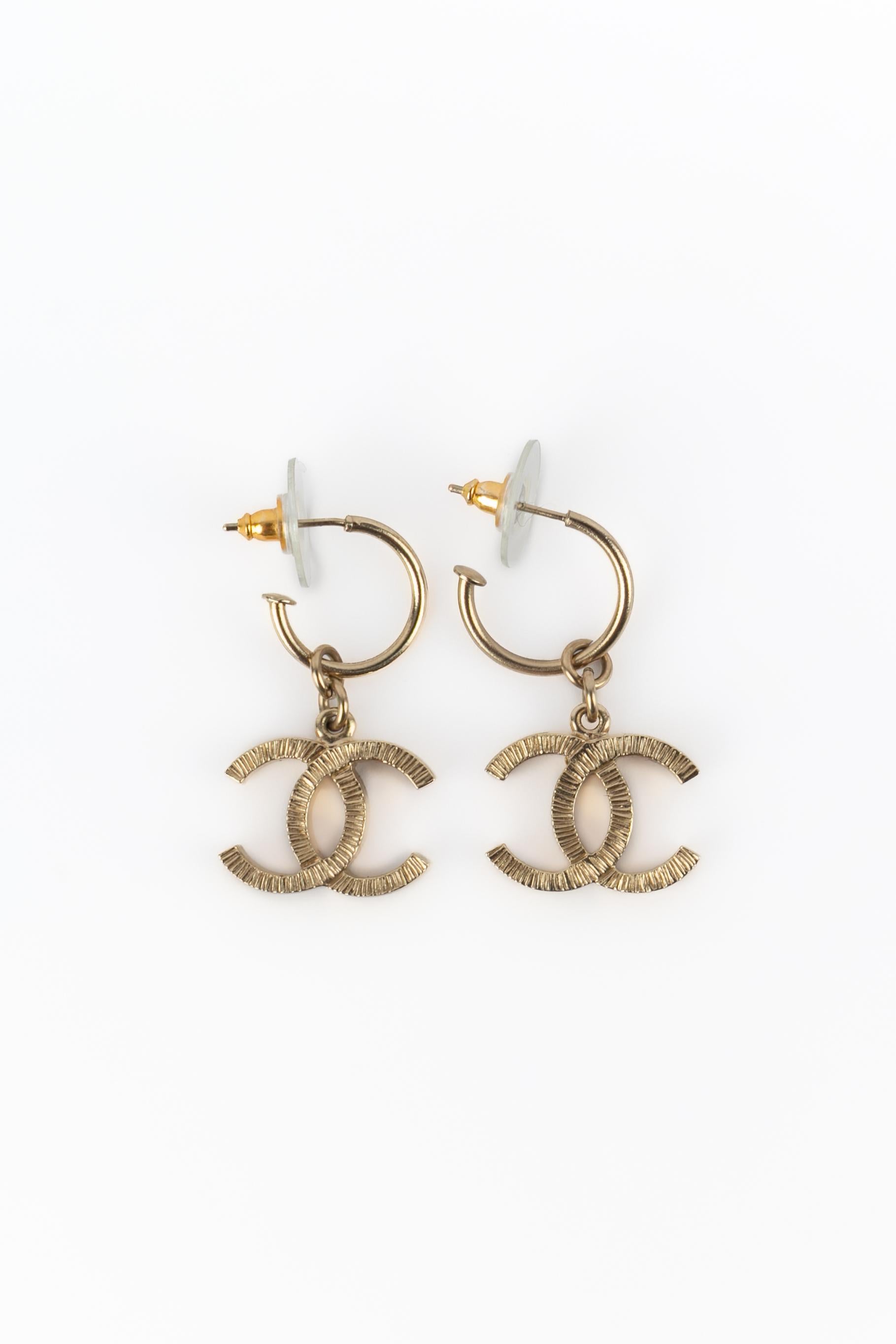 Chanel cc earrings In Excellent Condition For Sale In SAINT-OUEN-SUR-SEINE, FR