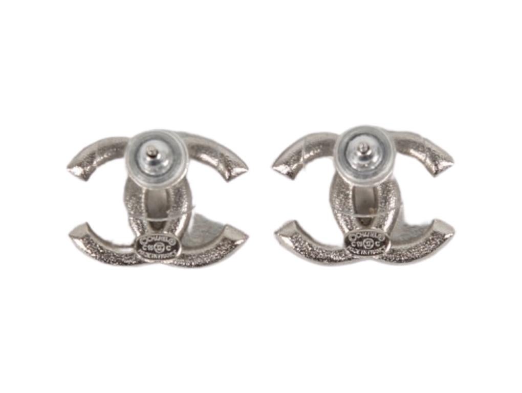 Women's or Men's CHANEL CC Earrings