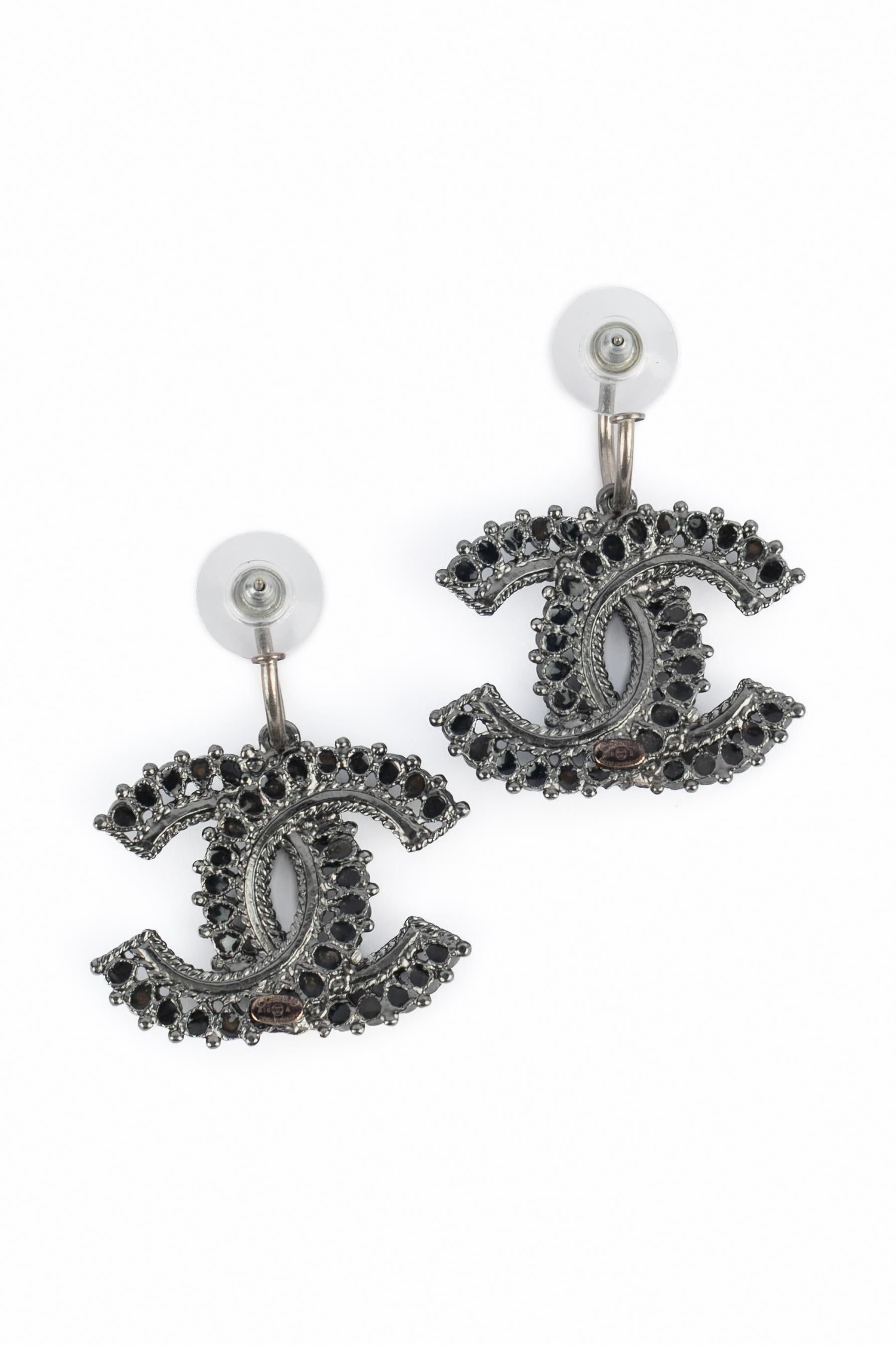 Women's Chanel cc earrings For Sale