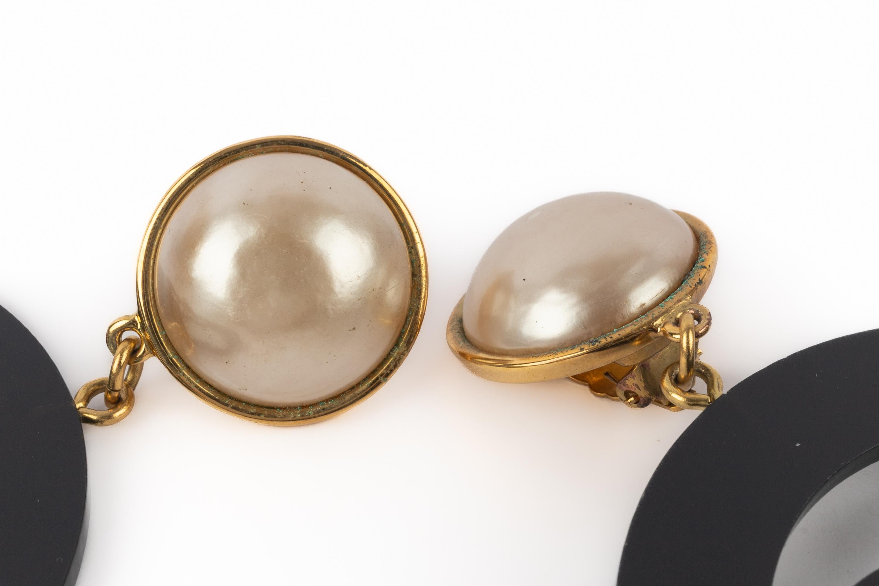 Orecchini Chanel cc in vendita 2