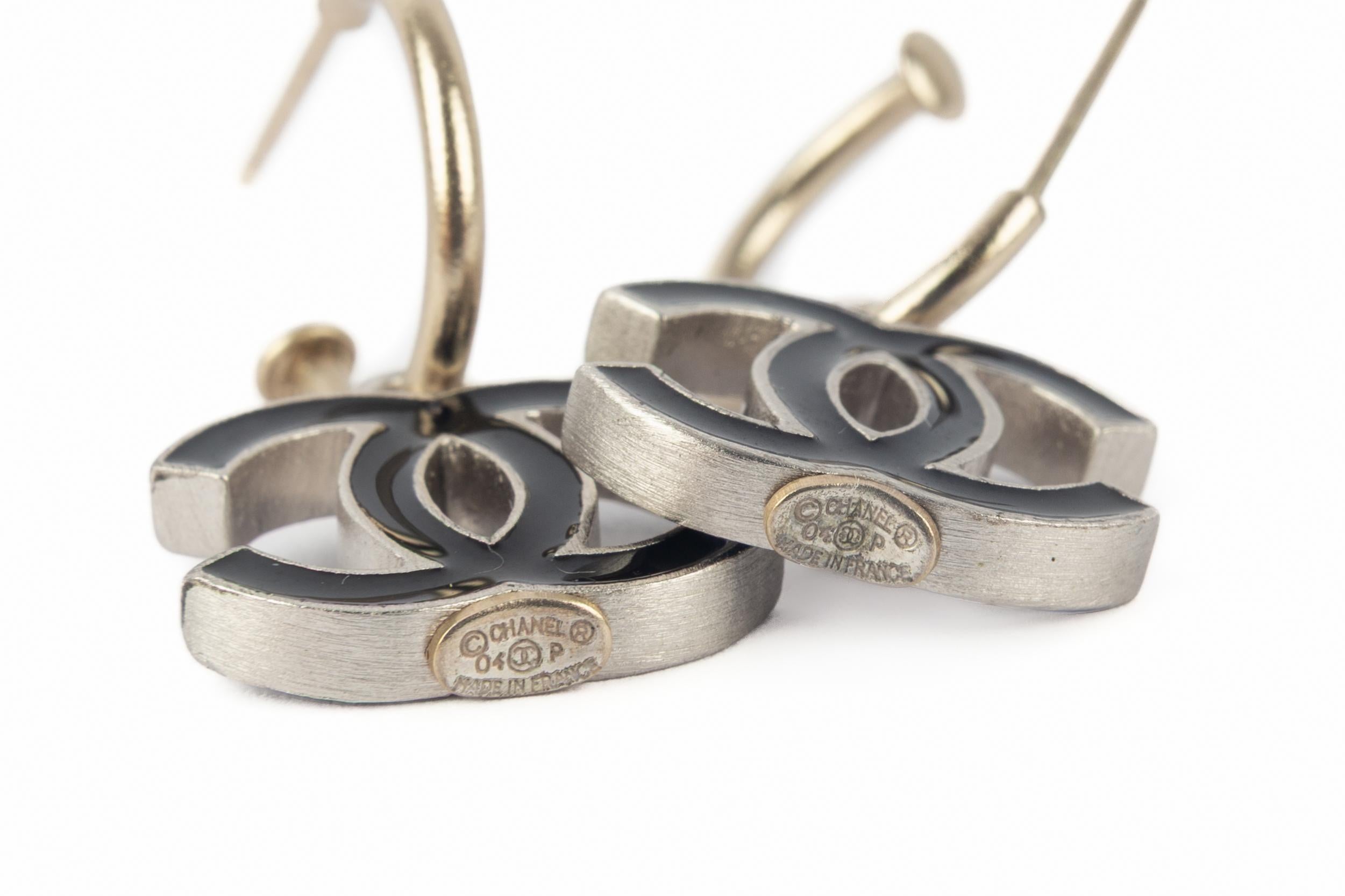 Orecchini Chanel cc in vendita 2