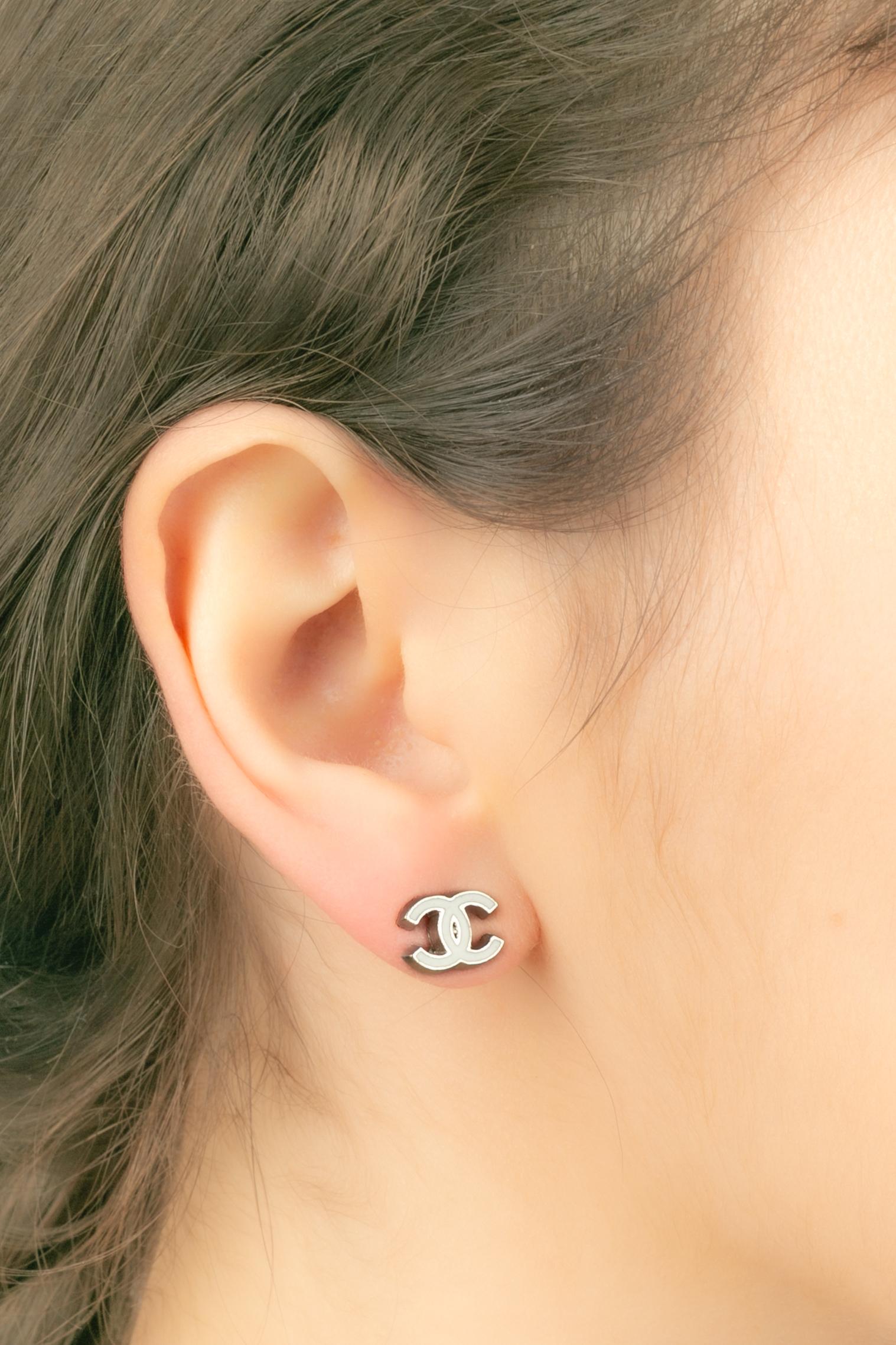 Chanel cc Ohrringe im Angebot 3