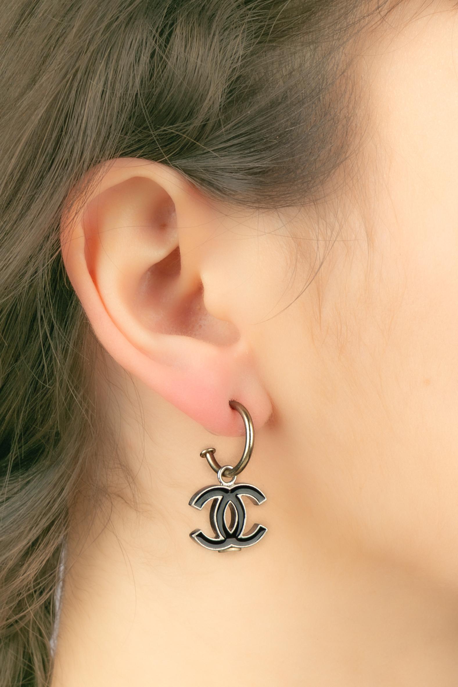Chanel cc Ohrringe im Angebot 3