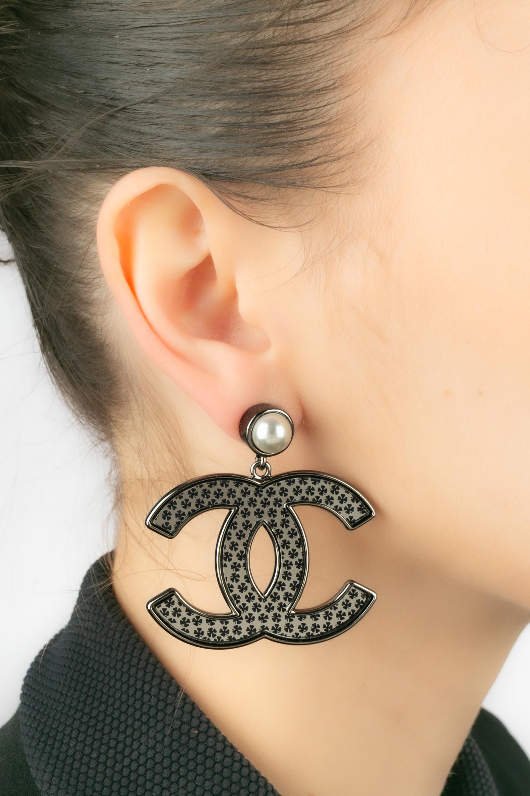 Boucles d'oreilles Chanel cc en vente 4