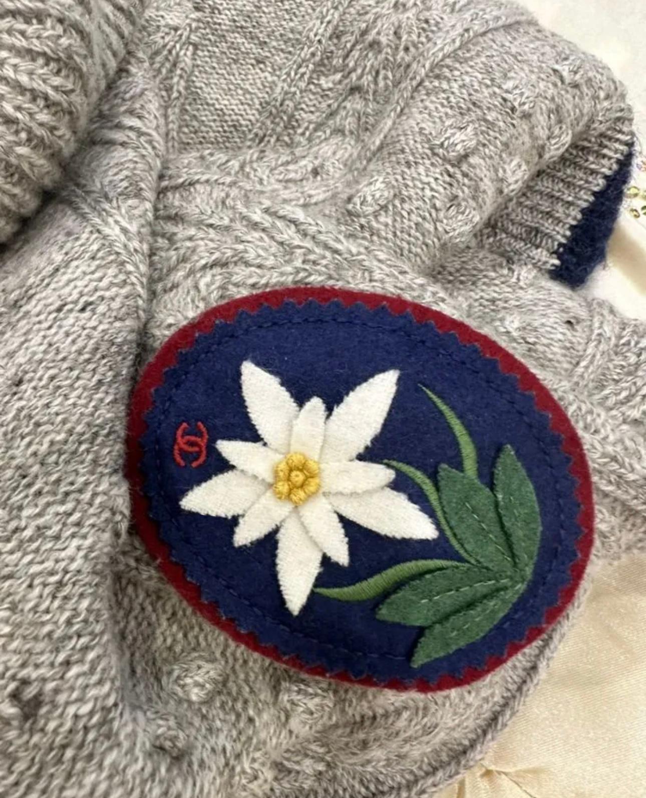Chanel CC Edelweiss Patch Cashmere Jumper For Sale 6