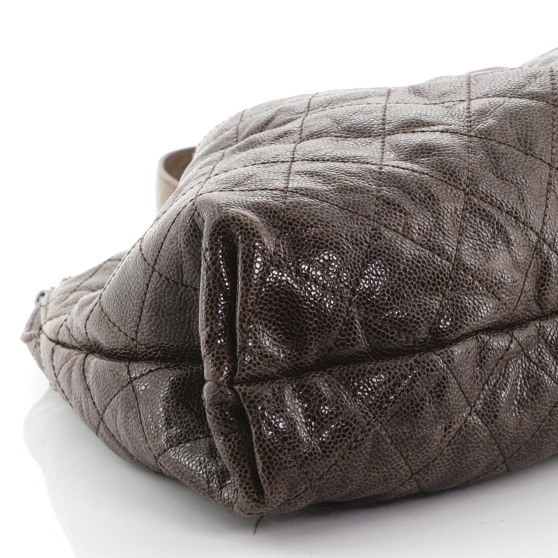 Women's or Men's Chanel CC Elastic Shoulder Bag Quilted Glazed Caviar Small