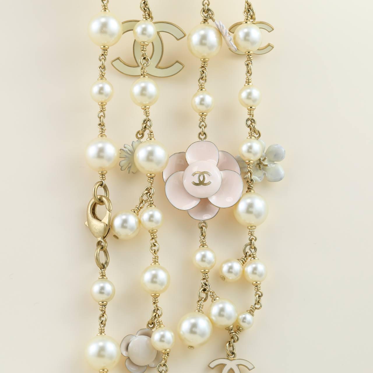 flower brand necklace