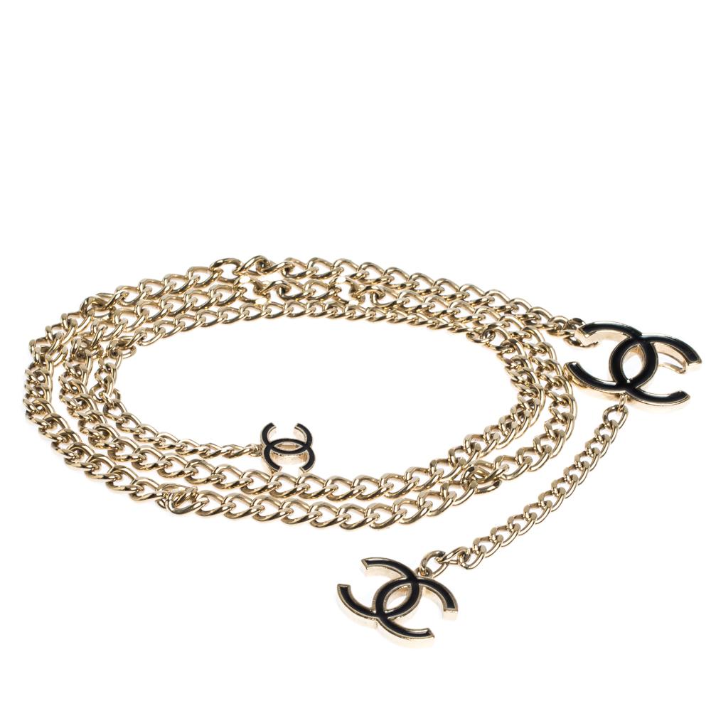 Chanel's accessories are so designed to be flaunted as well as treasured. Even a simple outfit can be livened with just a simple Chanel accessory. This belt has been designed using gold-tone metal and detailed with the timeless, black enamelled CC