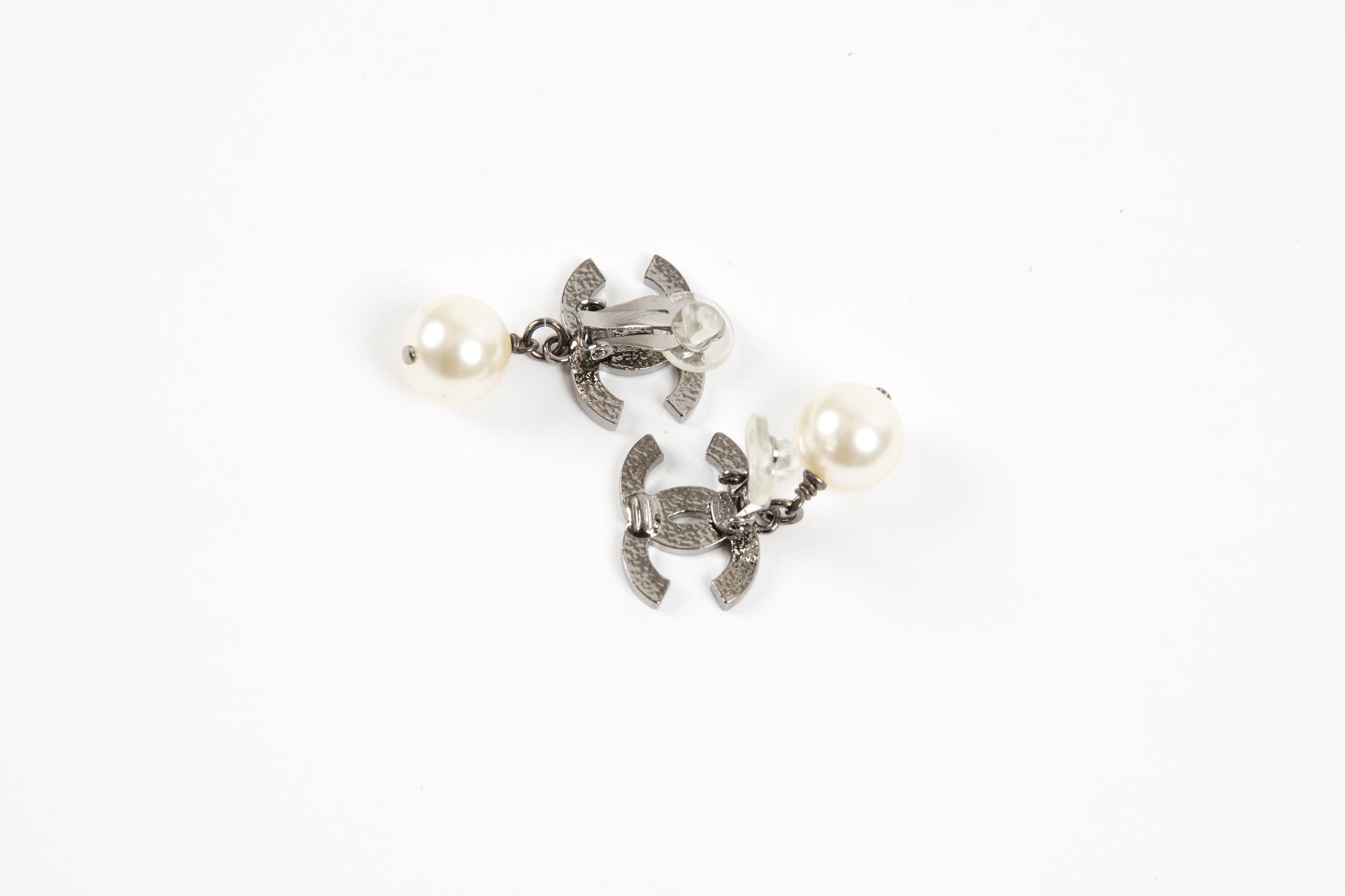 Chanel CC Faux-Pearl and Silver-Tone Clip-On Earrings For Sale 1
