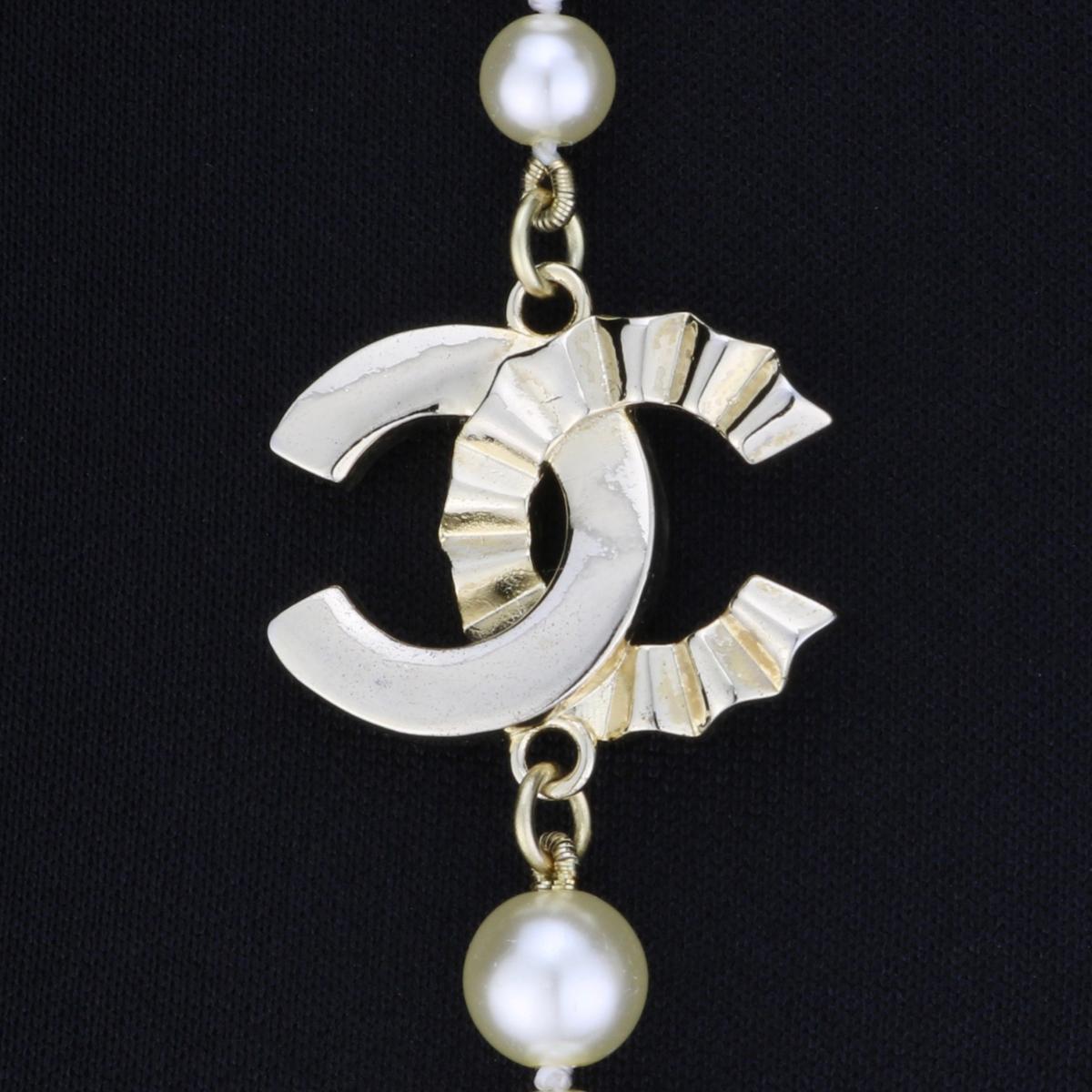 CHANEL CC Faux Pearl Kristall Perlen Gold Lange Halskette 2021 für Damen oder Herren im Angebot