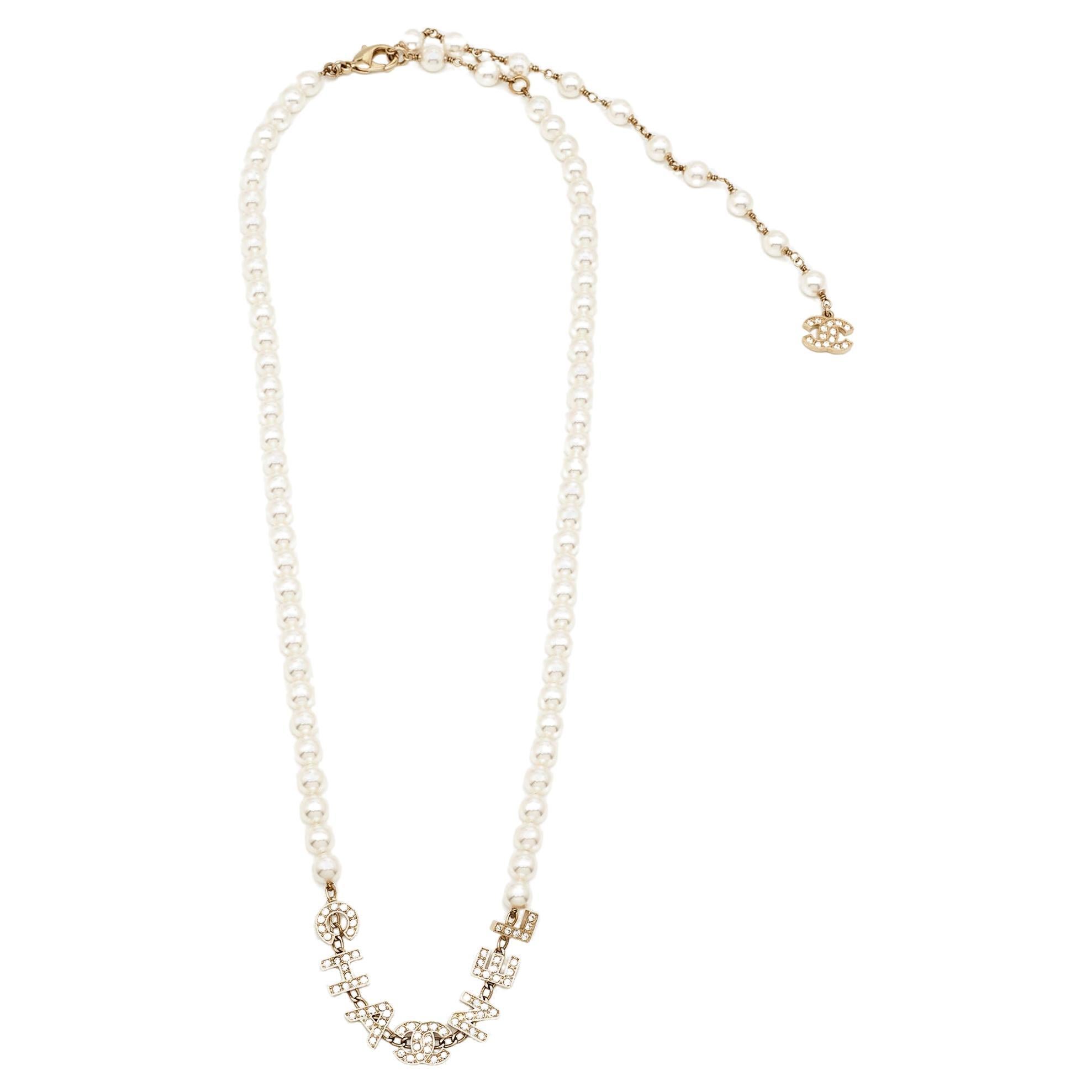 Chanel CC Kunstperlen-Kristall-Gold-Halskette in Goldtönen im Angebot