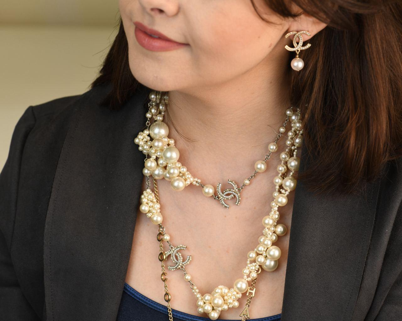 chanel pearl earrings