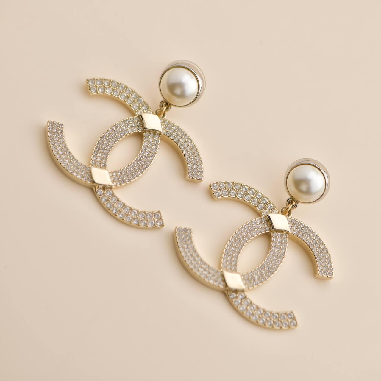 Chanel CC Faux Pearl Earrings From The 2021 Collection In Excellent Condition In Banbury, GB