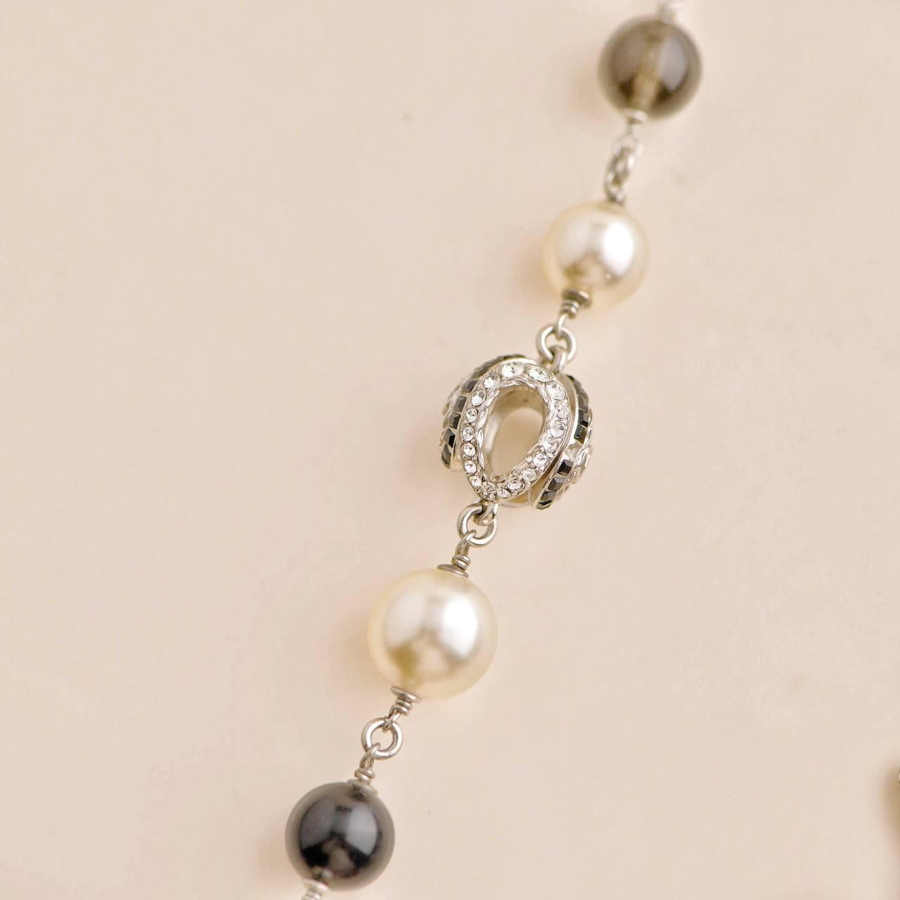 Chanel CC Faux Pearl & Enamel Gold Tone Necklace For Sale 2