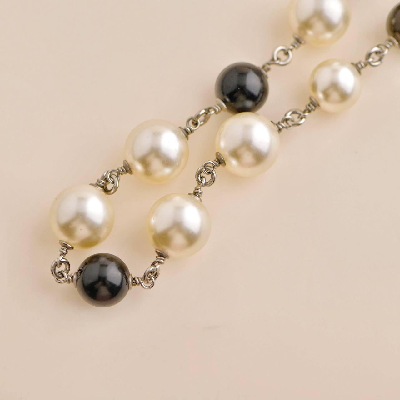 Chanel CC Faux Pearl & Enamel Gold Tone Necklace For Sale 3