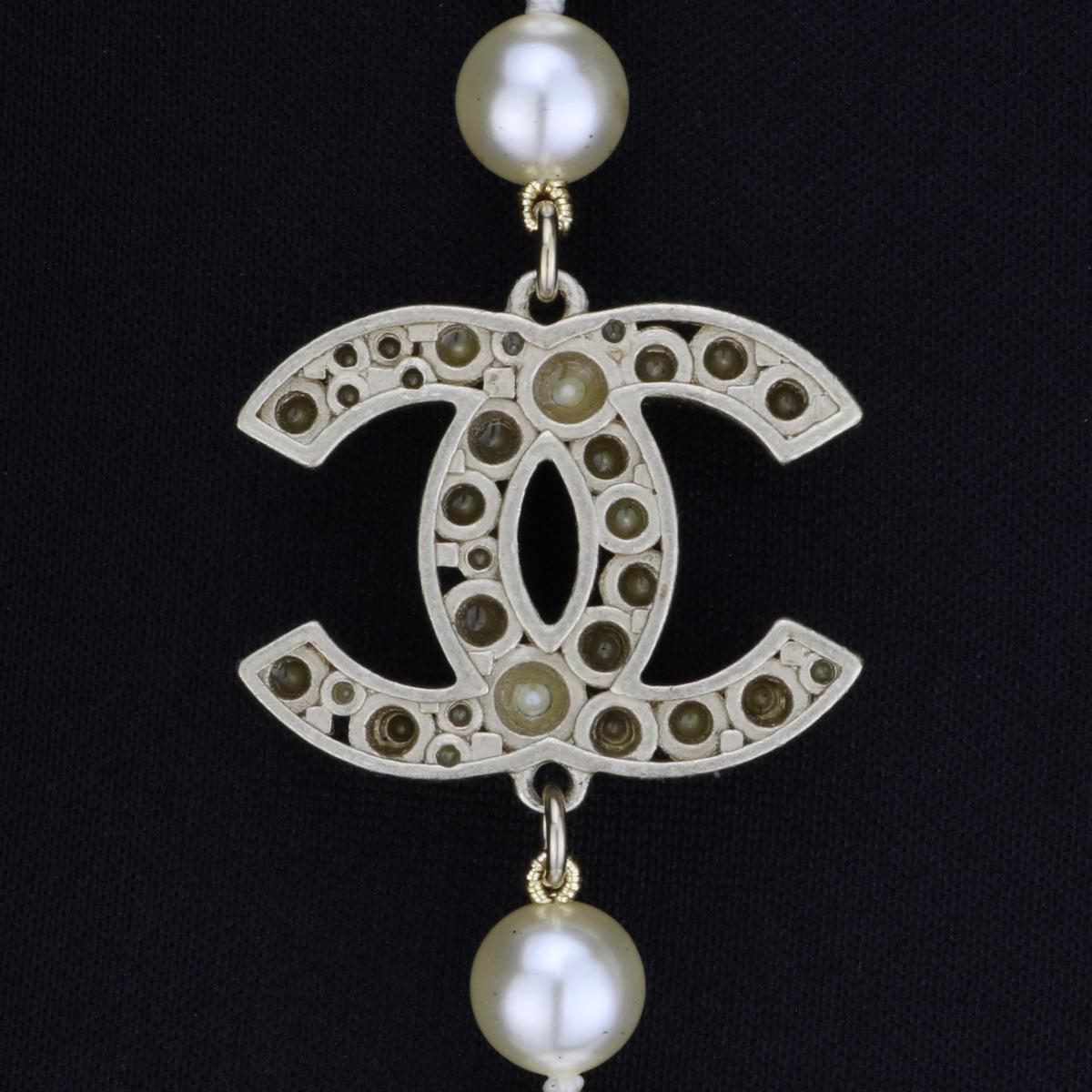Women's or Men's CHANEL CC Faux Pearl Gold Long Necklace 2014