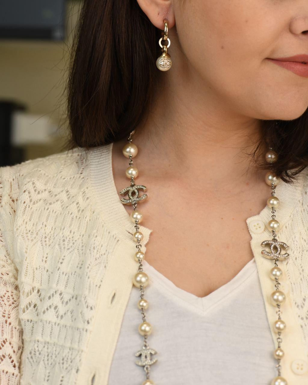 Chanel CC Faux Pearl Strass Drop Pendant Earrings In Excellent Condition In Banbury, GB