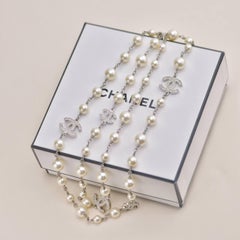 Chanel CC Five Logo Faux Pearl Crystal Gilt Necklace