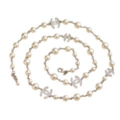 Collana Chanel CC Five Logo con perle finte e cristalli dorati