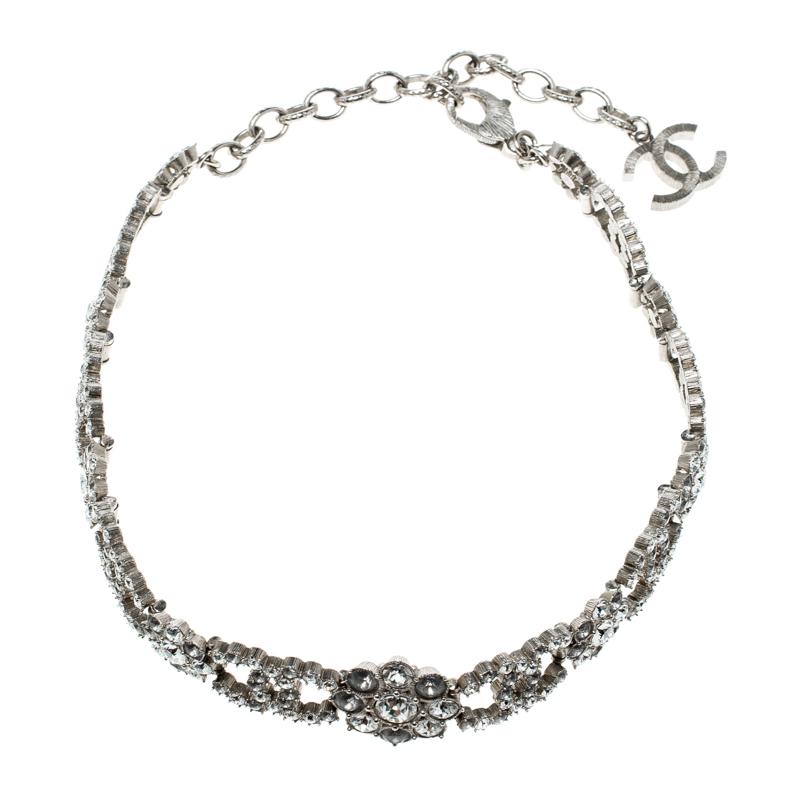 Chanel CC Flower Crystal Embellished Silver Tone Choker Necklace In Good Condition In Dubai, Al Qouz 2