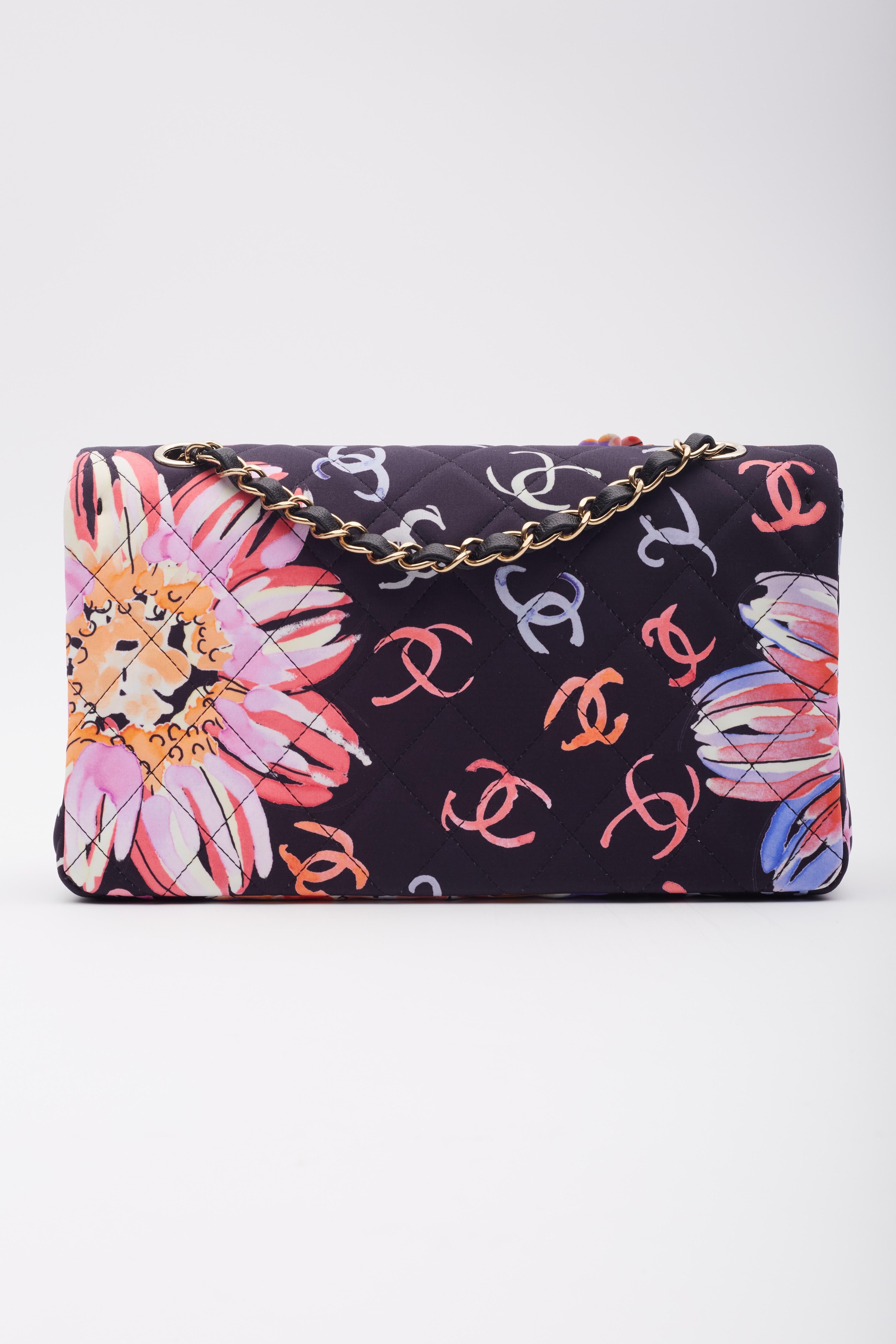 Chanel CC Flower Embroidery Logo Printed Lavender Flap Bag In New Condition For Sale In Montreal, Quebec