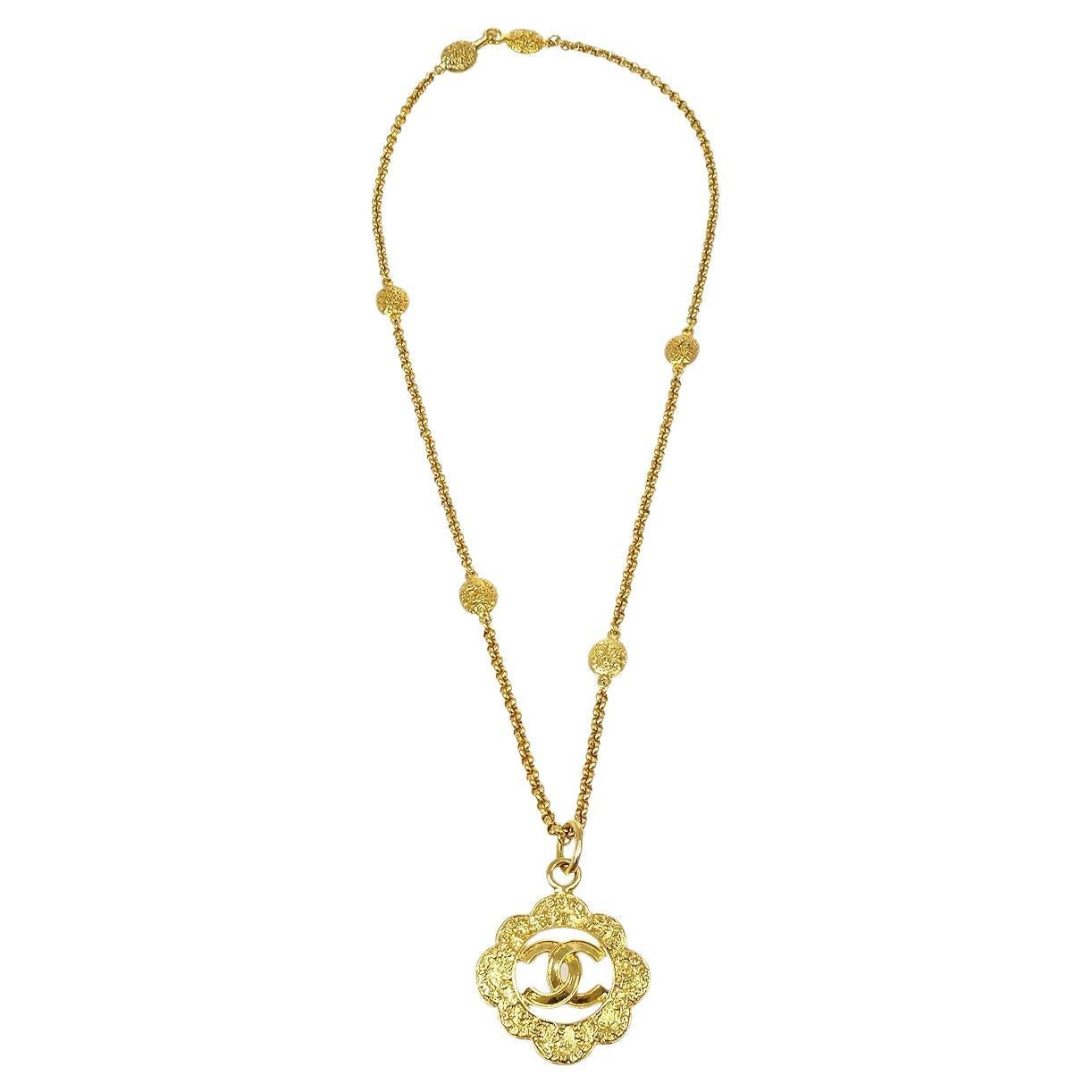 CHANEL CC Flower Gold Metal Charm Chain Link Necklace 